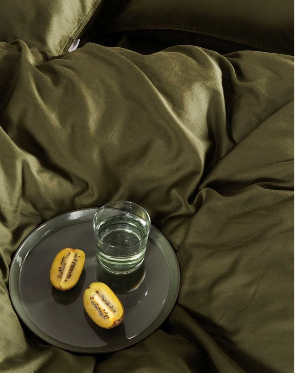 Essenza Home Dekbedovertrek Uni Satijn Moss — styling